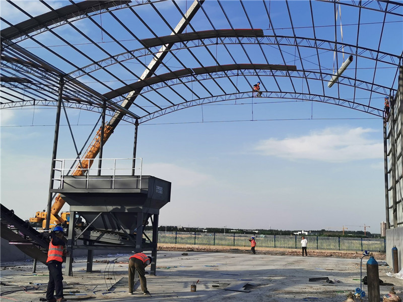 錫寶重工員工們冒著高溫在江蘇淮安客戶現(xiàn)場(chǎng)進(jìn)行設(shè)備安裝(圖1) 錫寶重工員工們冒著高溫在江蘇淮安客戶現(xiàn)場(chǎng)進(jìn)行設(shè)備安裝(圖1)