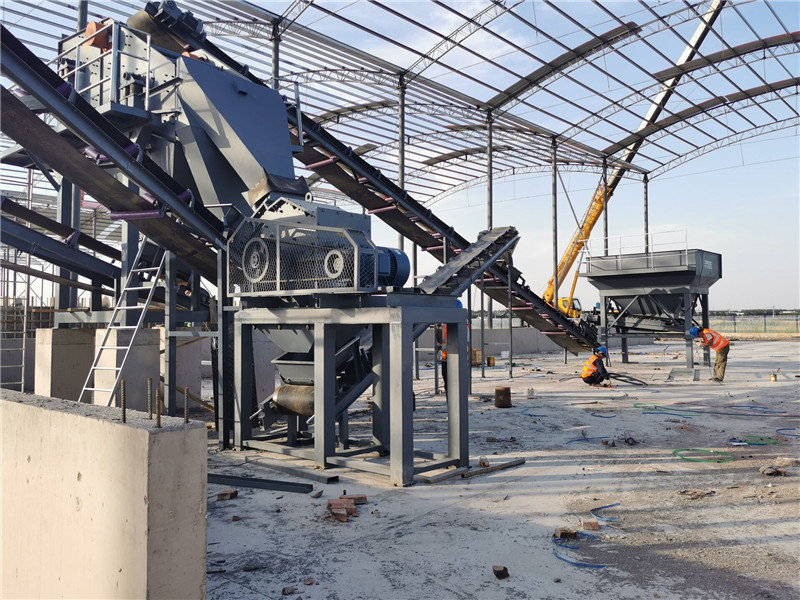 錫寶重工員工們冒著高溫在江蘇淮安客戶現(xiàn)場(chǎng)進(jìn)行設(shè)備安裝(圖9) 錫寶重工員工們冒著高溫在江蘇淮安客戶現(xiàn)場(chǎng)進(jìn)行設(shè)備安裝(圖9)